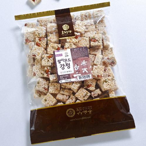 Hojeongga Rice Almond Gangjeong (Sweet Crackers with Almond) 500g